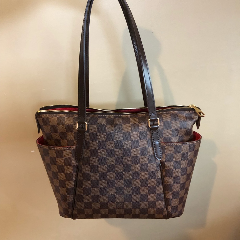 **SOLD** Louis Vuitton Damier Ebene Totally PM